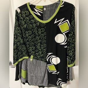Iguana black and green tunic top size OX
